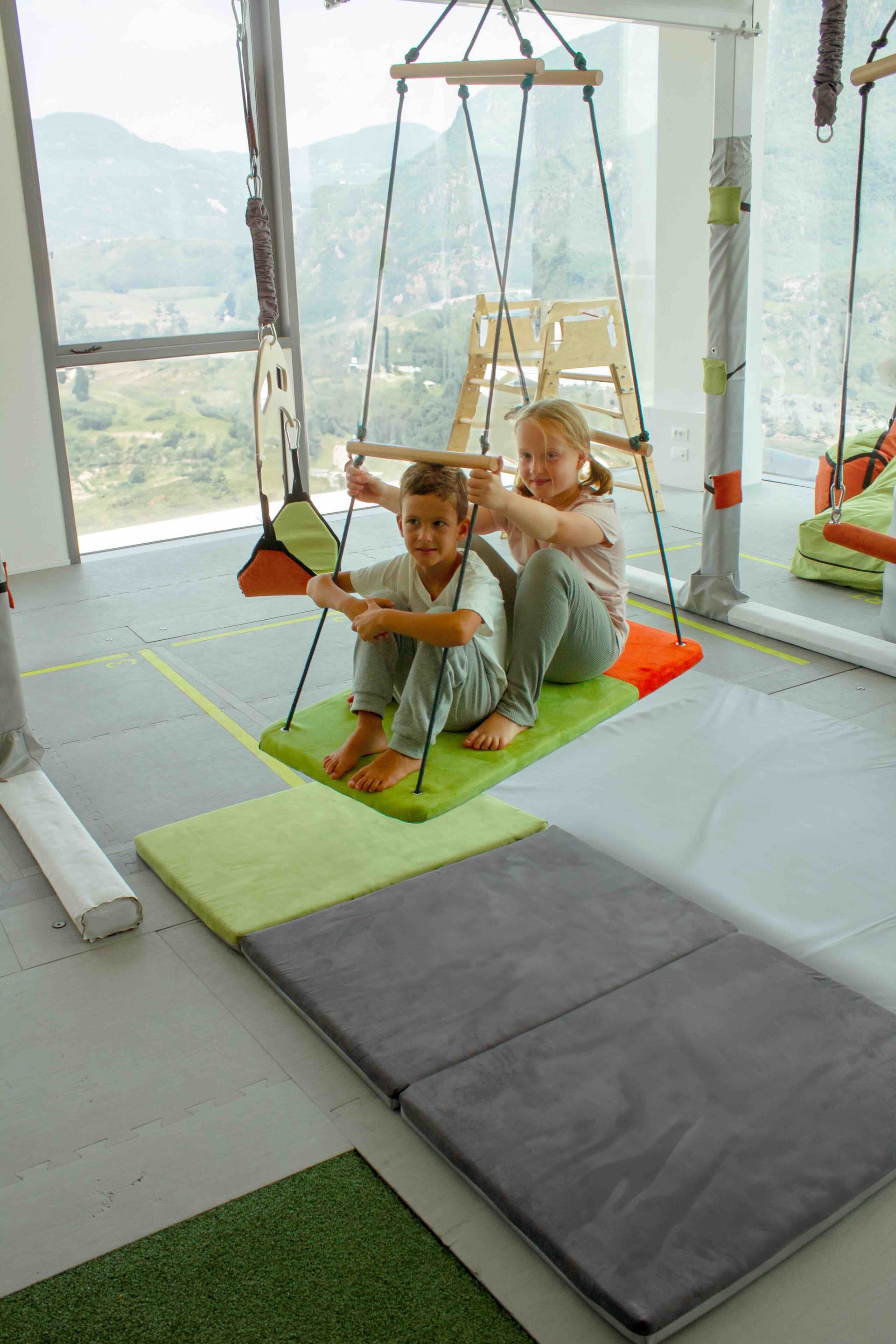 Elongated Platform Swing – ERGOTooLS